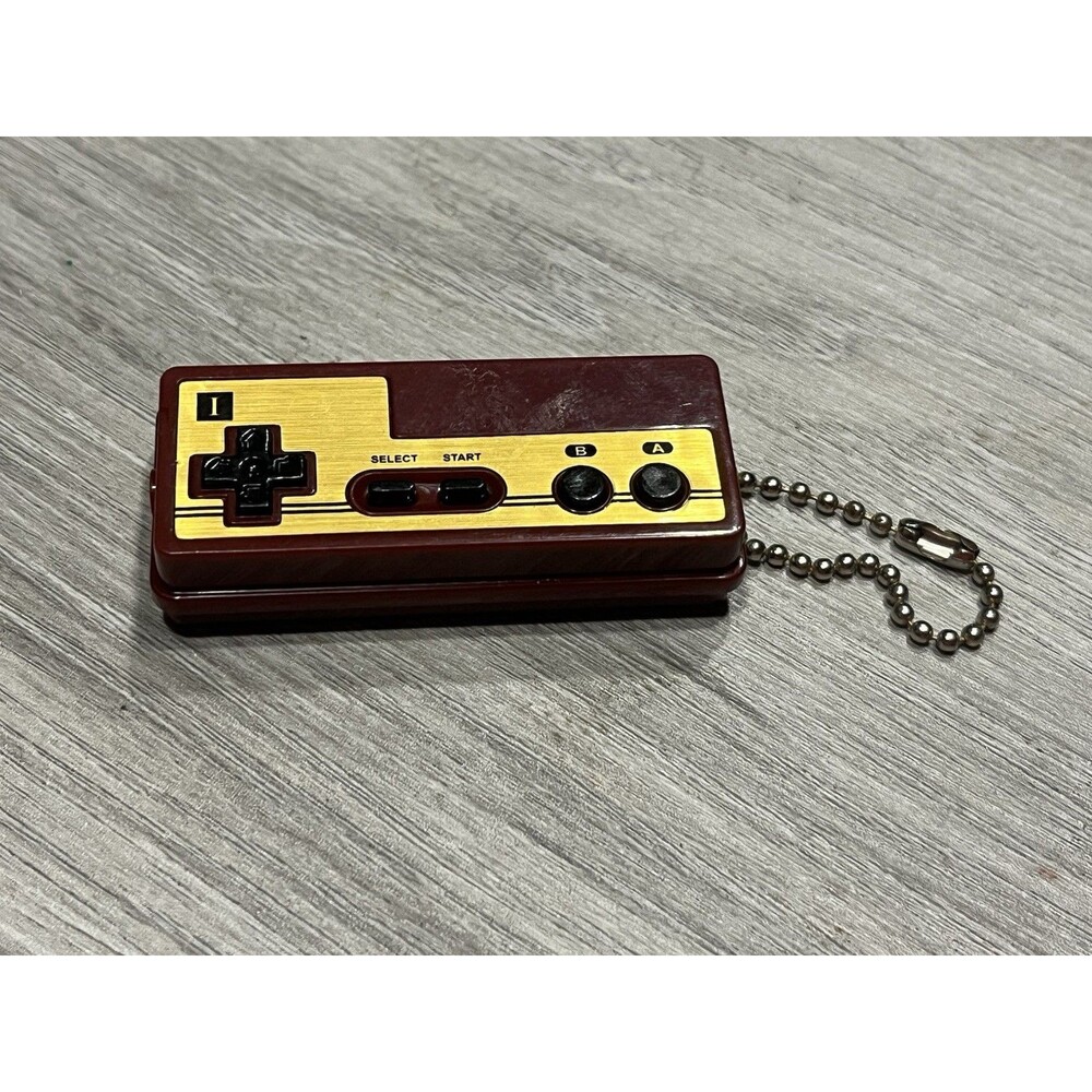 Nintendo Famicom Controller Keychain - Picture 1 of 4